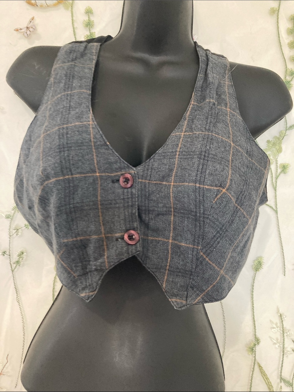 Bitten by Sarah Jessica Parker Gray Windowpane Cropped Vest with Tan Grid